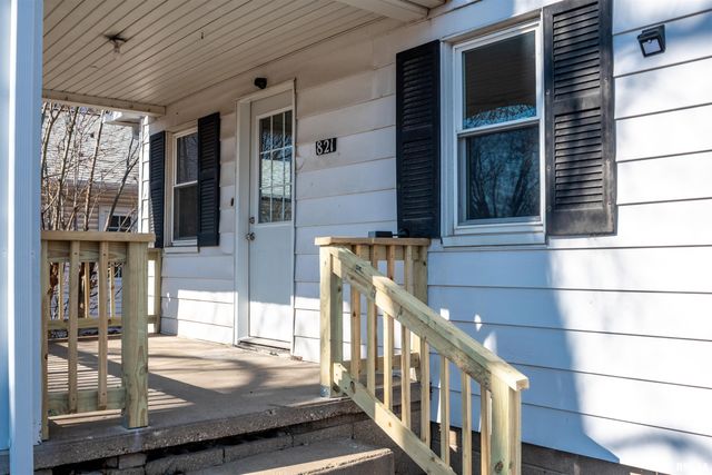 821 E WILSON Avenue, Peoria Heights, IL 61616