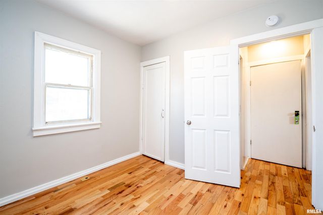 821 E WILSON Avenue, Peoria Heights, IL 61616