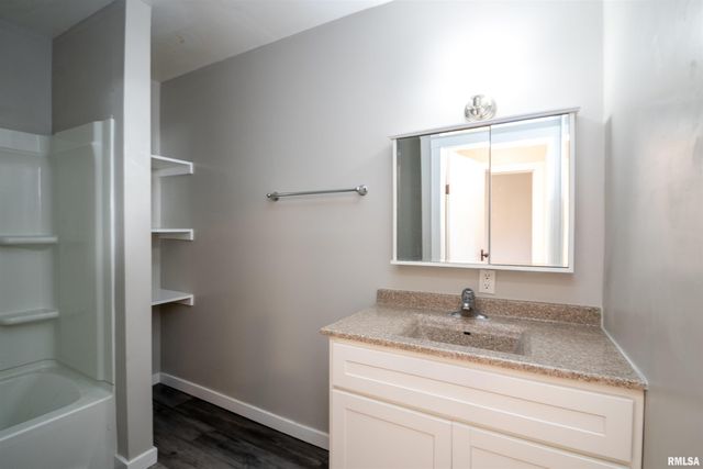 821 E WILSON Avenue, Peoria Heights, IL 61616