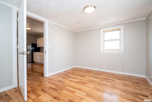 821 E WILSON Avenue, Peoria Heights, IL 61616