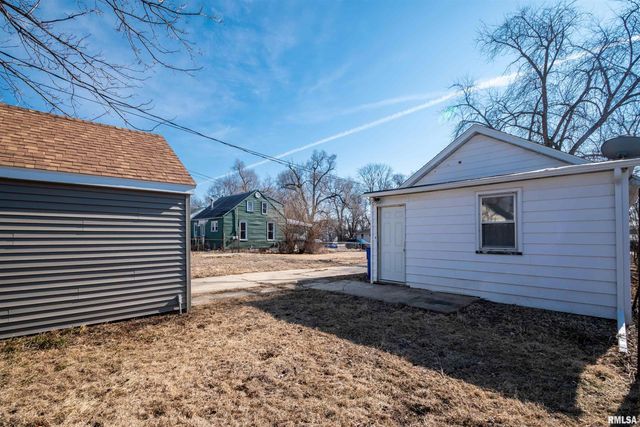 821 E WILSON Avenue, Peoria Heights, IL 61616