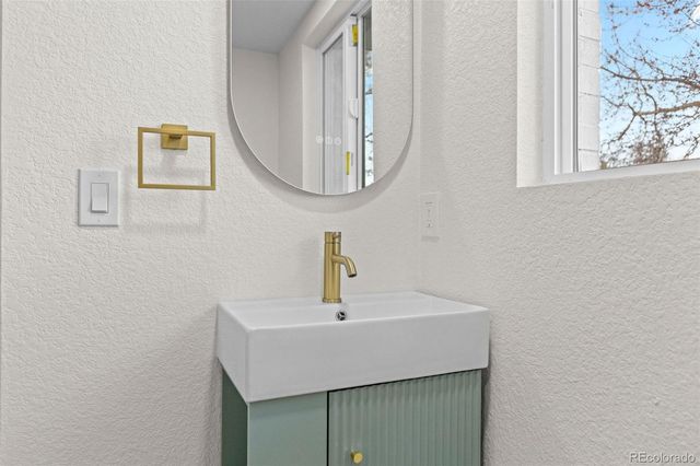 1558 S Laredo Court, Aurora, CO 80017