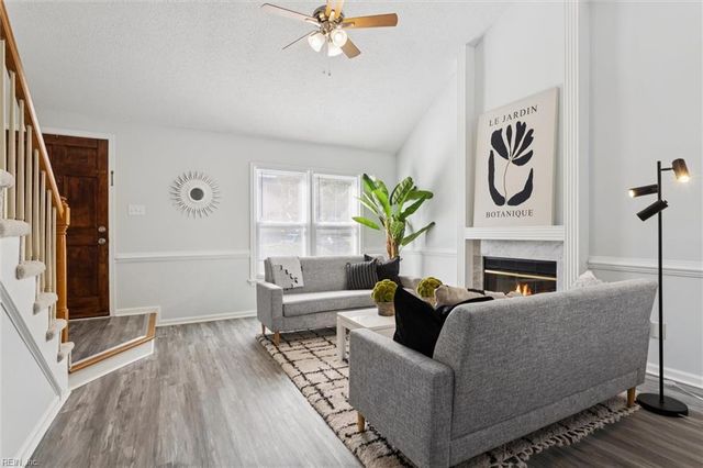 206 Burman Wood DR, Hampton, VA 23666