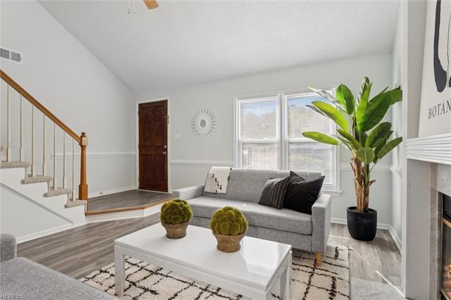 206 Burman Wood DR, Hampton, VA 23666