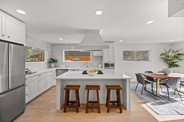 2602 Loyola LN, Austin, TX 78723