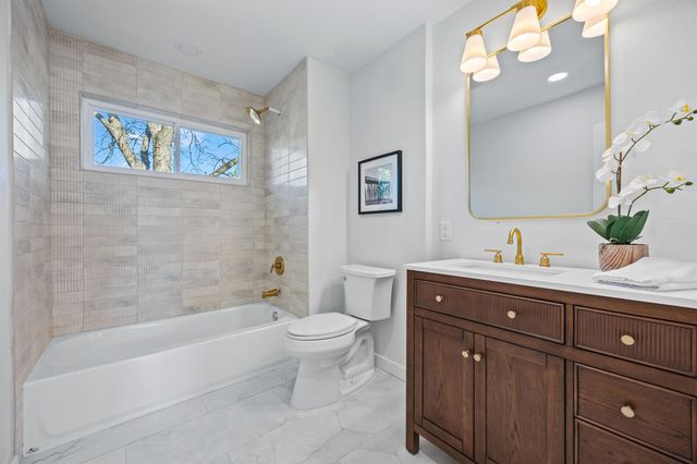 2602 Loyola LN, Austin, TX 78723