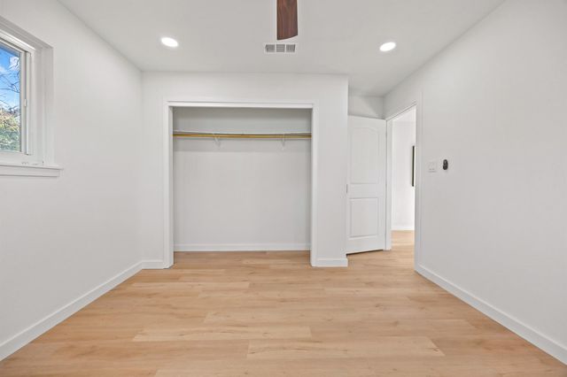 2602 Loyola LN, Austin, TX 78723