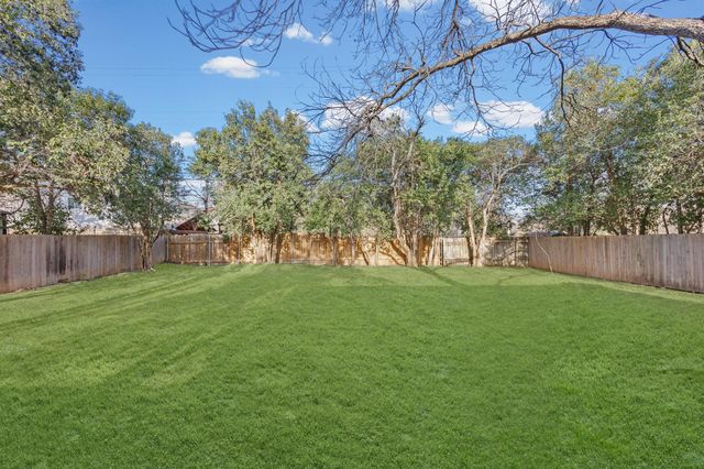 2602 Loyola LN, Austin, TX 78723