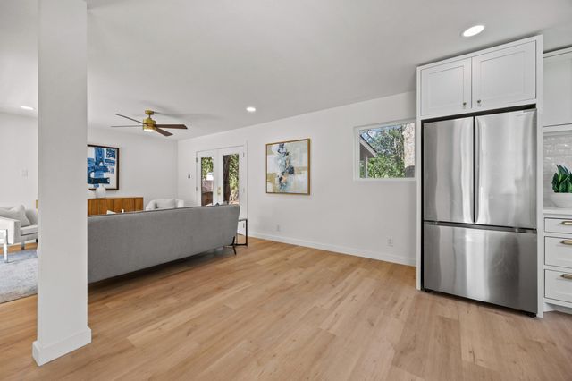 2602 Loyola LN, Austin, TX 78723