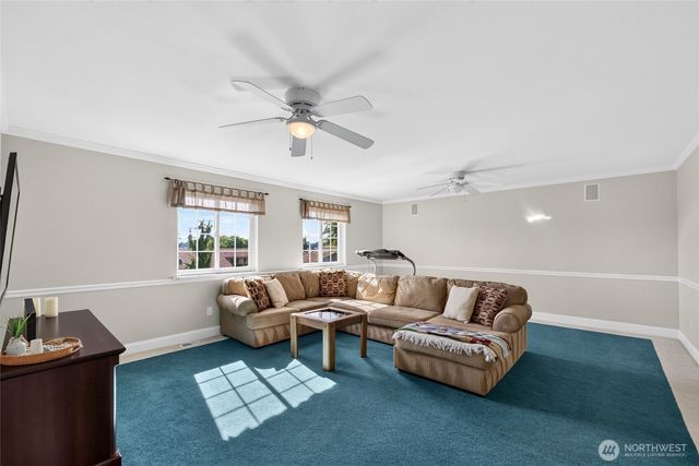 2815 199th Avenue Ct East, Lake Tapps, WA 98391