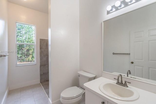 2519 9th Street W, Lehigh Acres, FL 33971