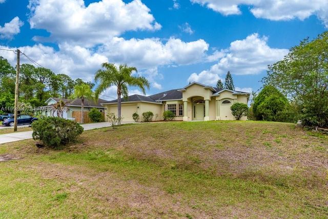 2519 9th Street W, Lehigh Acres, FL 33971