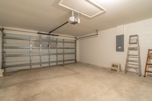 2519 9th Street W, Lehigh Acres, FL 33971