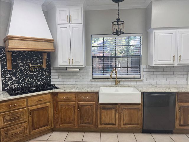 5102 Natural Bridge Drive, Kingwood, TX 77345