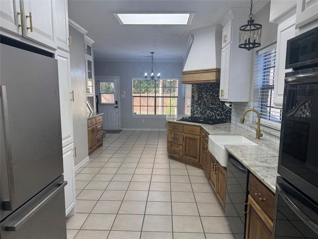 5102 Natural Bridge Drive, Kingwood, TX 77345