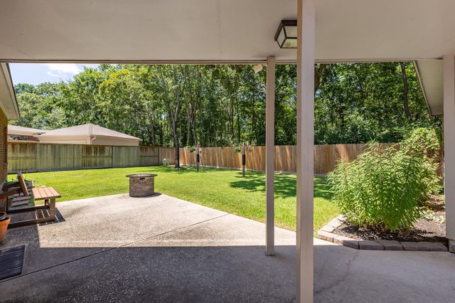 5102 Natural Bridge Drive, Kingwood, TX 77345