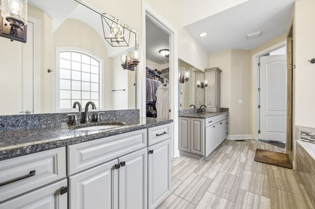 1020 Stafford Ct, Hendersonville, TN 37075