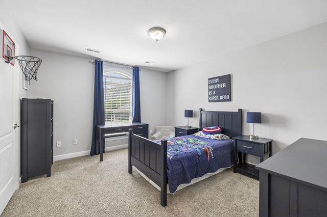1020 Stafford Ct, Hendersonville, TN 37075