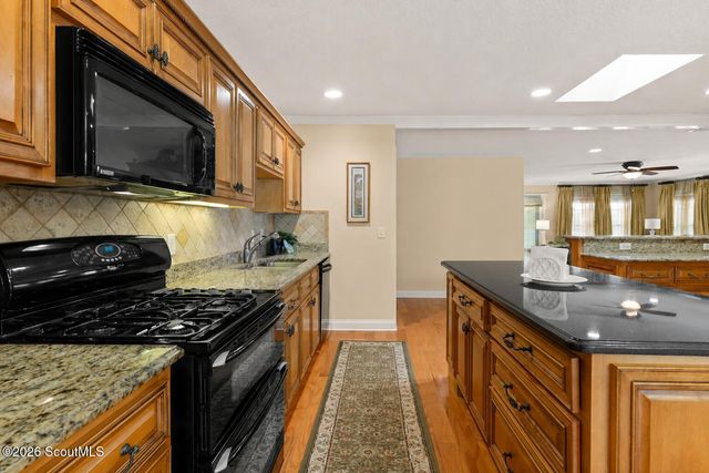 1001 Poppell Drive, Darien, GA 31305