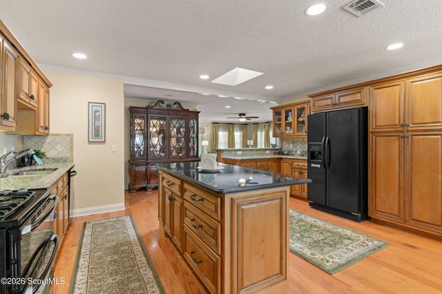 1001 Poppell Drive, Darien, GA 31305