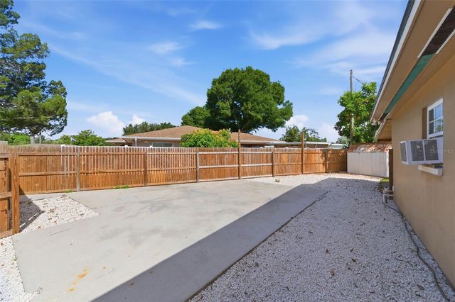 7555 19TH AVENUE N, St Petersburg, FL 33710
