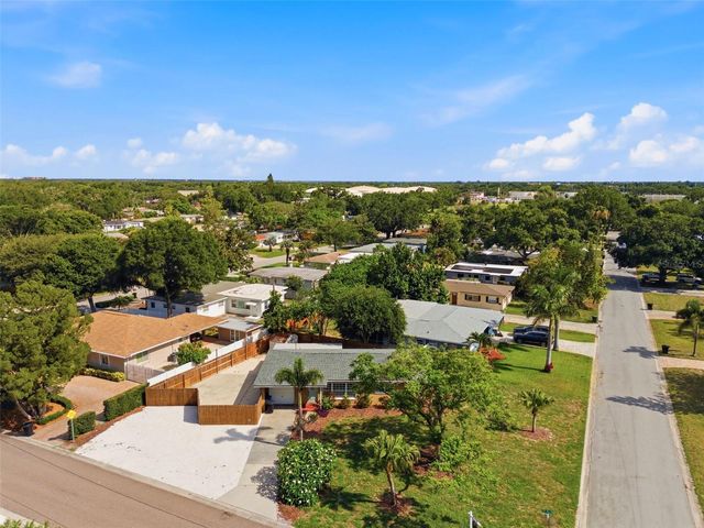7555 19TH AVENUE N, St Petersburg, FL 33710