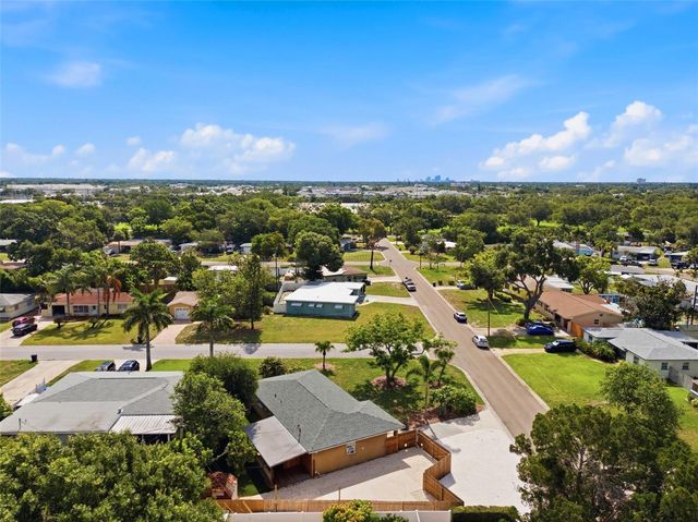 7555 19TH AVENUE N, St Petersburg, FL 33710