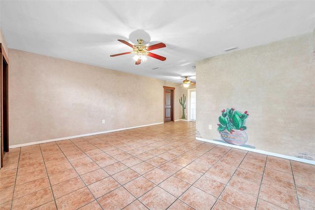 7555 19TH AVENUE N, St Petersburg, FL 33710