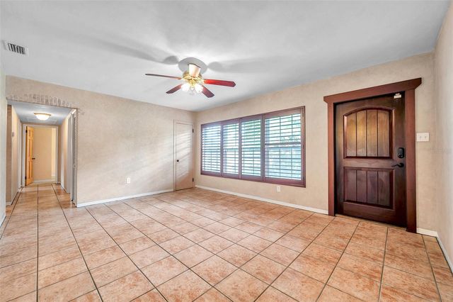 7555 19TH AVENUE N, St Petersburg, FL 33710