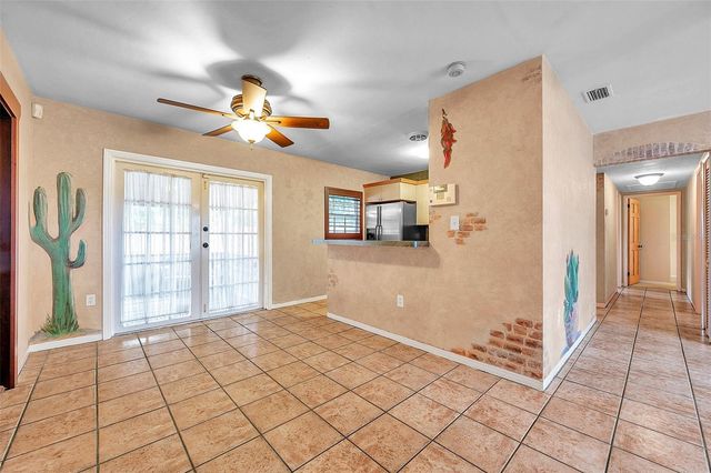 7555 19TH AVENUE N, St Petersburg, FL 33710