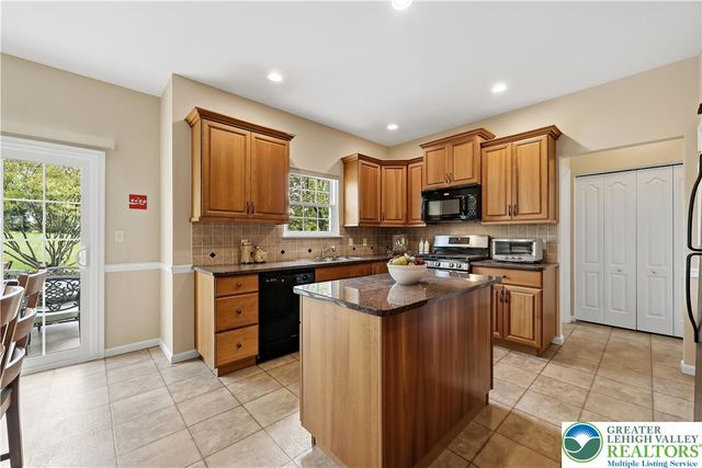 2317 Bordeaux Drive, Lower Macungie Twp, PA 18062