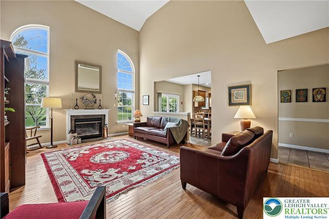 2317 Bordeaux Drive, Lower Macungie Twp, PA 18062