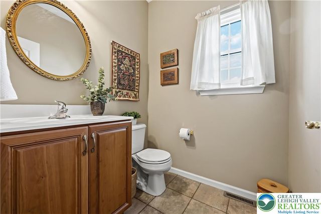 2317 Bordeaux Drive, Lower Macungie Twp, PA 18062