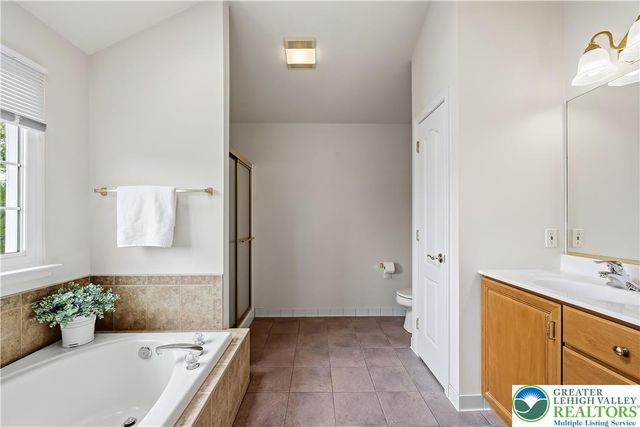 2317 Bordeaux Drive, Lower Macungie Twp, PA 18062