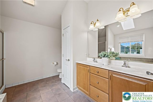 2317 Bordeaux Drive, Lower Macungie Twp, PA 18062
