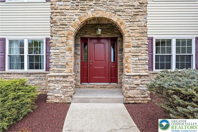 2317 Bordeaux Drive, Lower Macungie Twp, PA 18062
