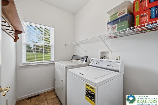 2317 Bordeaux Drive, Lower Macungie Twp, PA 18062