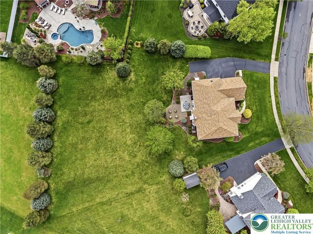 2317 Bordeaux Drive, Lower Macungie Twp, PA 18062