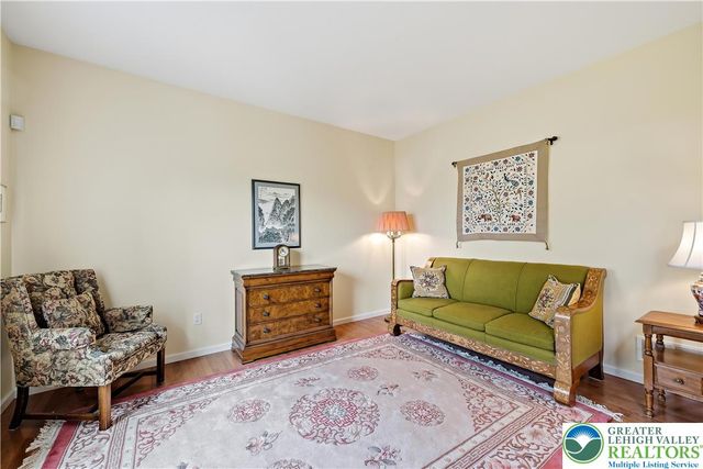 2317 Bordeaux Drive, Lower Macungie Twp, PA 18062