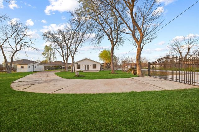 13315 Jean La Fitte, Crosby, TX 77532