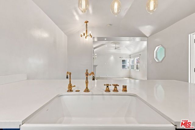 5412 Marburn Avenue, Los Angeles, CA 90043