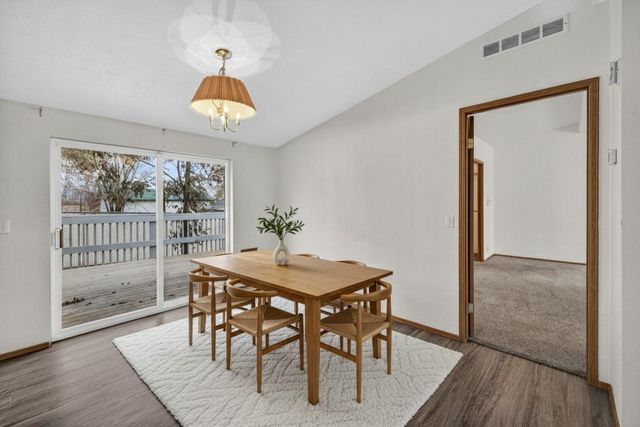 609 SE Evergreen Avenue, Redmond, OR 97756