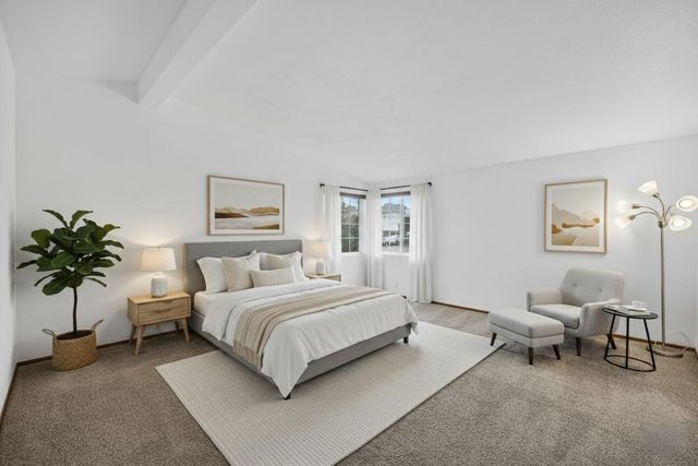 609 SE Evergreen Avenue, Redmond, OR 97756