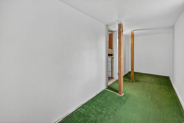 609 SE Evergreen Avenue, Redmond, OR 97756