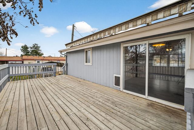 609 SE Evergreen Avenue, Redmond, OR 97756