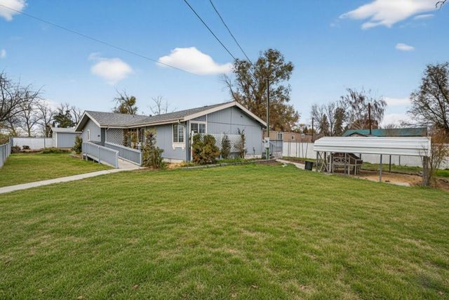 609 SE Evergreen Avenue, Redmond, OR 97756