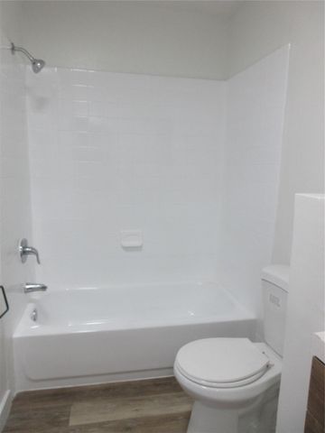 4240-4280 Woodside Drive, Coral Springs, FL 33065