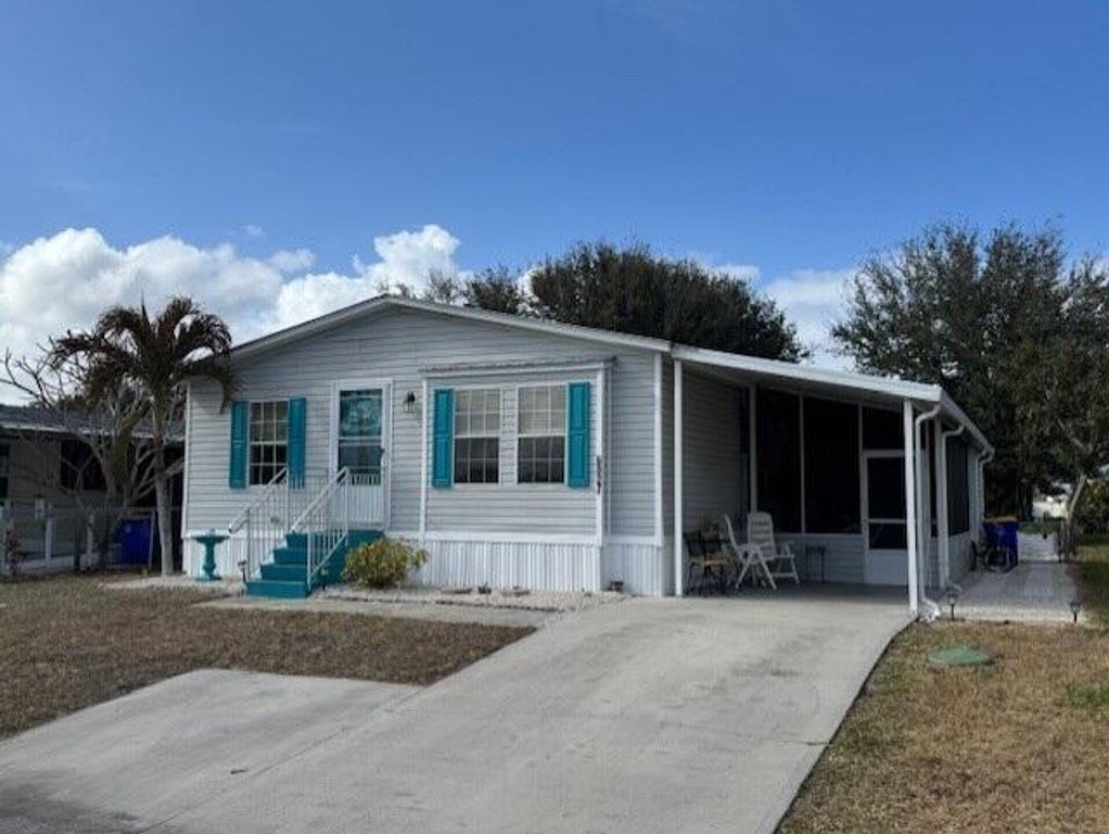 6927 SE Delegate Street, Hobe Sound, FL 33455