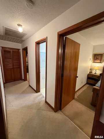 8576 Old 13, Marion, IL 62959