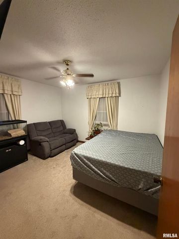 8576 Old 13, Marion, IL 62959